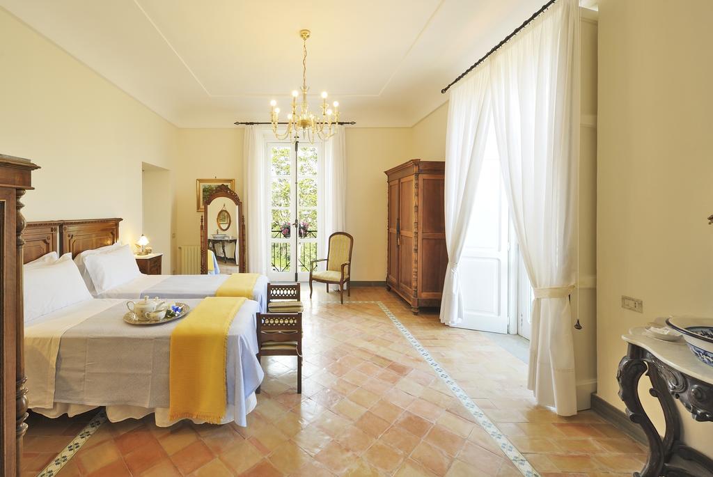 Residenza Matarazzo E Le Sue Soffitte Lägenhet Castellabate Rum bild