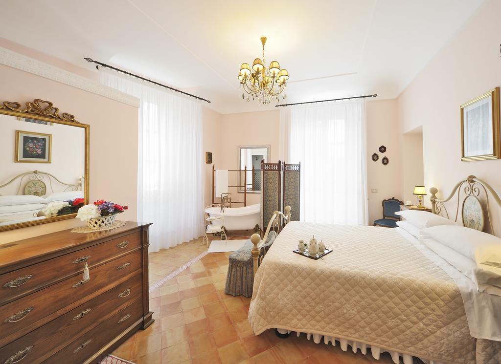 Residenza Matarazzo E Le Sue Soffitte Lägenhet Castellabate Rum bild