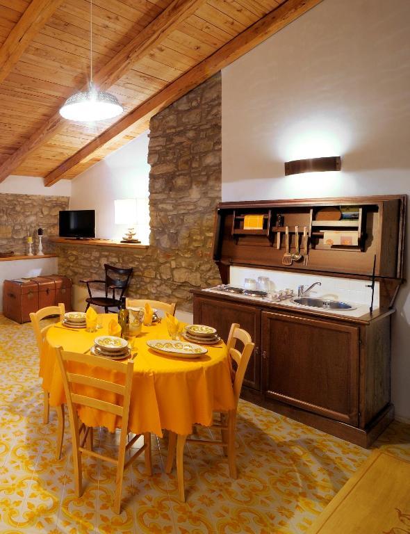 Residenza Matarazzo E Le Sue Soffitte Lägenhet Castellabate Rum bild