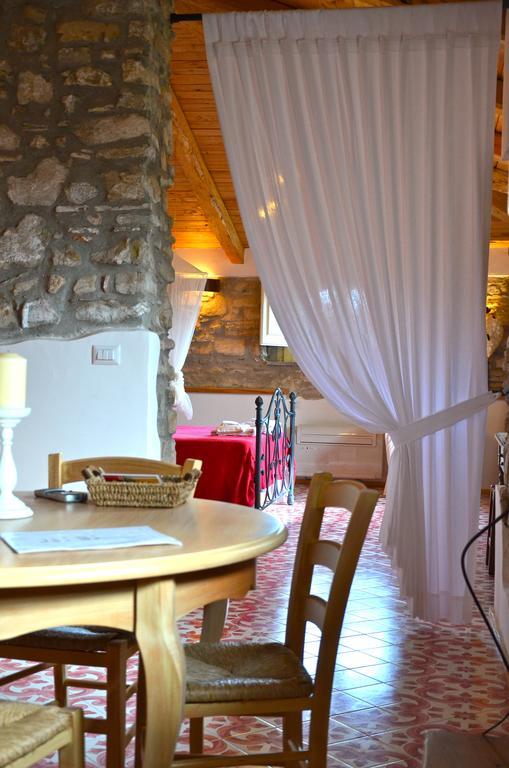 Residenza Matarazzo E Le Sue Soffitte Lägenhet Castellabate Exteriör bild