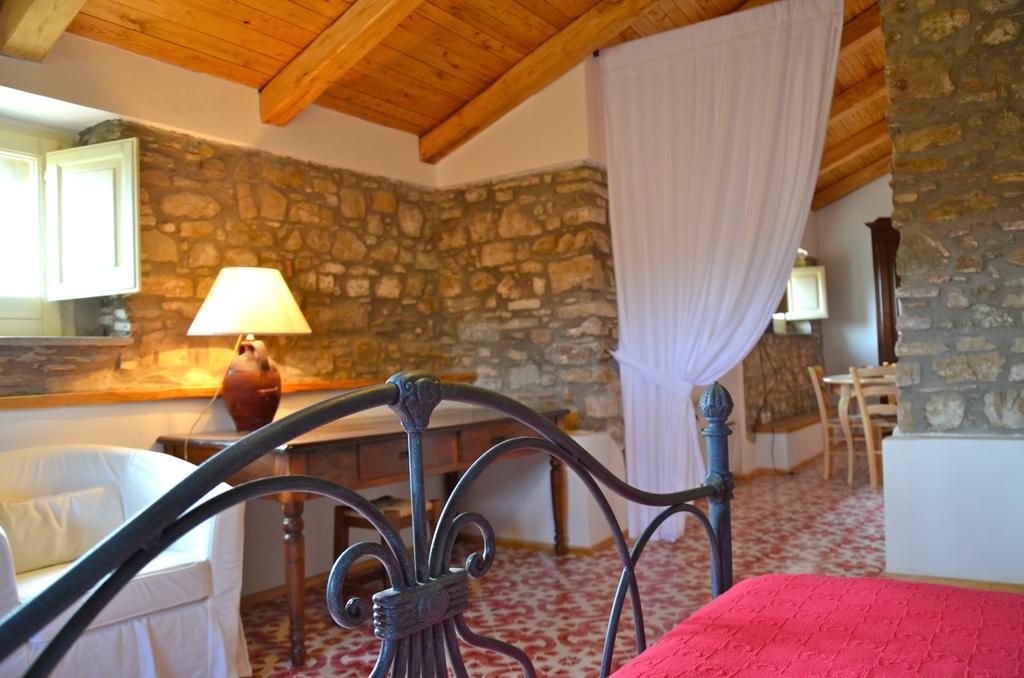 Residenza Matarazzo E Le Sue Soffitte Lägenhet Castellabate Exteriör bild
