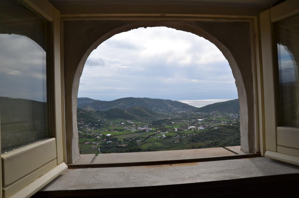 Residenza Matarazzo E Le Sue Soffitte Lägenhet Castellabate Exteriör bild